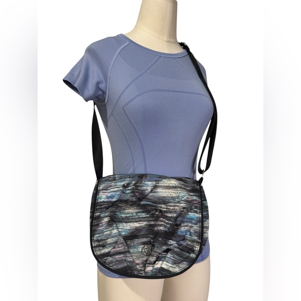 IVIVVA by lululemon Endless Play Black Blue Purple Front Flap Crossbody Bag